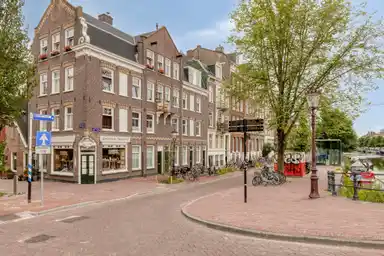 75m2 Appartement à louer pour 2650€/mois à Ruysdaelkade 61-2, Amsterdam