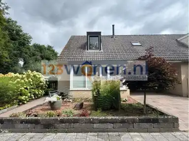 147m2 house to rent for 1850€/month in Pianolaan, Oldenzaal