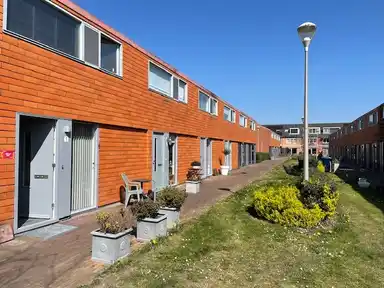 73m2 maison à louer pour 764.14€/mois à Van Essendijk 7, The Hague