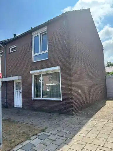 99m2 house to rent for 1695€/month in Albertina Agnesstraat, Weert