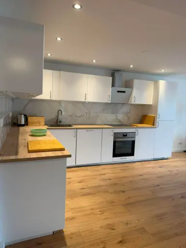 132μ² Διαμέρισμα προς ενοικίαση για 2600€/μήνα σε Boterstraat, Schiedam