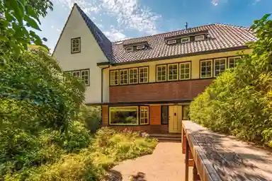 175m2 maison à louer pour 3950€/mois à Prins Hendriklaan 6, Baarn