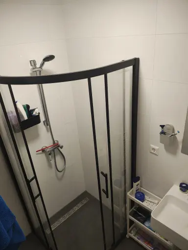 40m2 room to rent for 800€/month in Overschiesestraat, Schiedam