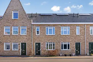 135m2 house to rent for 2395€/month in Brink van Pietje Bell 21, Pijnacker