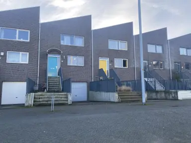 127m2 Casa in affitto per 2650€/mese a Strausslaan, Nieuw-Vennep