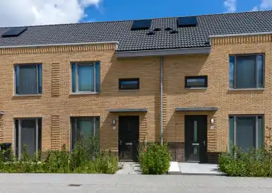 114m2 maison à louer pour 1775€/mois à Cor Ditewegstraat 16, Rotterdam