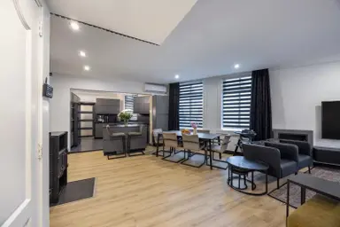 157m2 maison à louer pour 2500€/mois à Bredaseweg 170, Tilburg