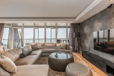 225μ² Διαμέρισμα προς ενοικίαση για 7250€/μήνα σε Kruisplein 1048, Rotterdam