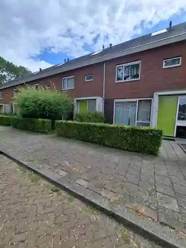 122m2 Casa in affitto per 904.03€/mese a Fruithof 10, Dronten