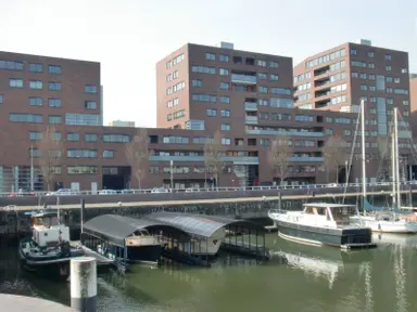 100m2 Appartamento in affitto per 1571€/mese a Louis Pregerkade, Rotterdam