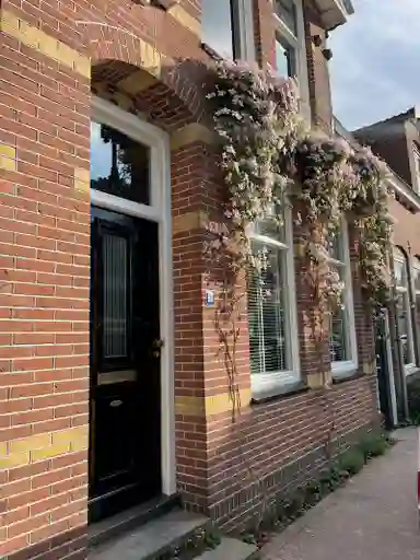 95m2 maison à louer pour 2500€/mois à Langestraat, Zaandam