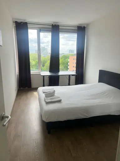 16m2 Kamer te huur voor 1400€/maand in Koningin Wilhelminaplein, Amsterdam
