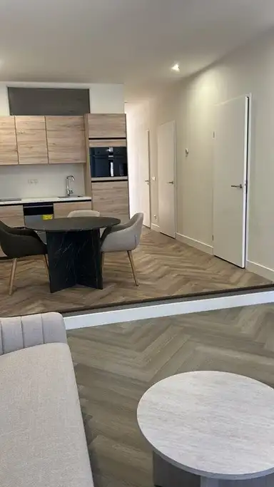 66m2 Haus zur Miete für 2750€/Monat in Sikkelstraat, Rotterdam