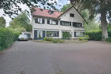 160m2 Casa in affitto per 2400€/mese a Utrechtseweg 151, Oosterbeek