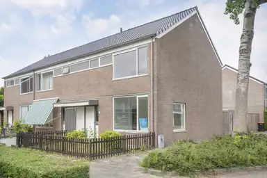 131m2 house to rent for 1670€/month in Topaashof 32, IJsselstein