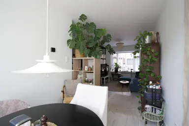 86m2 maison à louer pour 1850€/mois à Dennenstraat, IJmuiden