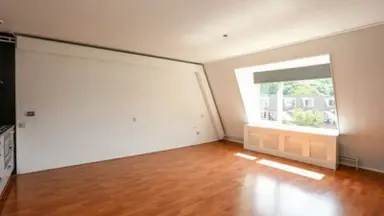 17m2 Kamer te huur voor 425€/maand in Rodenrijselaan 43B-02, Rotterdam