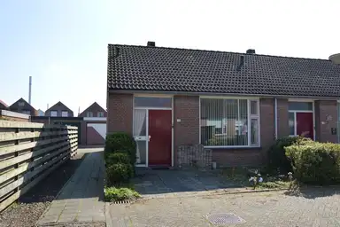 77m2 house to rent for 713.02€/month in Spoorstraat 75, Sluiskil