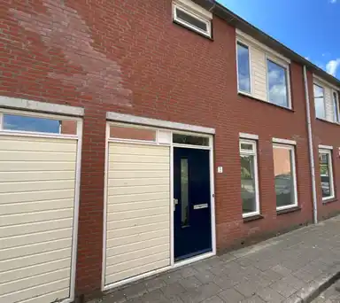 87m2 house to rent for 932.93€/month in Wilhelminastraat 3, Ooltgensplaat