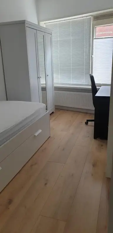 10m2 room to rent for 675€/month in Willem van Hillegaersbergstraat, Rotterdam