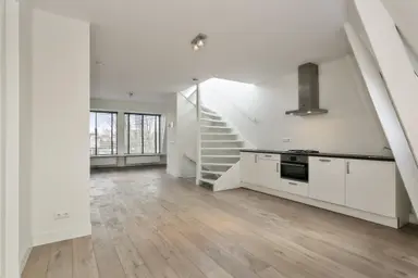 71m2 Appartamento in affitto per 2300€/mese a Van Speijkstraat 154-H, Amsterdam