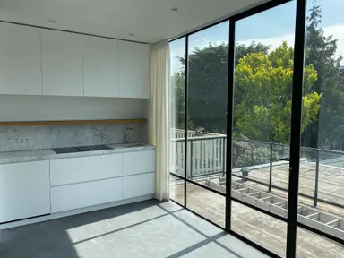 25μ² στούντιο προς ενοικίαση για 1050€/μήνα σε Laan van Meerdervoort, The Hague