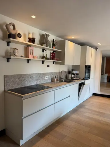 56m2 Appartement à louer pour 1800€/mois à Duyvesteynhof, Rotterdam