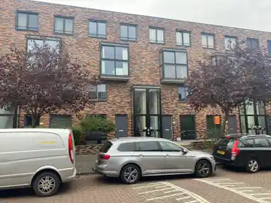 115m2 Appartement à louer pour 2850€/mois à J.H. van den Broekstraat, Rotterdam
