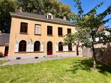 452m2 house to rent for 1700€/month in Dorpsplein 13, Zuiddorpe