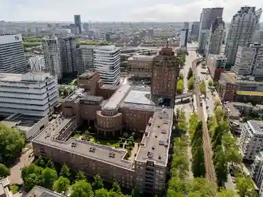 143m2 Wohnung zur Miete für 2217€/Monat in Carolina van Nassaustraat 223, The Hague