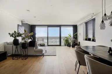 100m2 Appartement te huur voor 3500€/maand in Anna van Buerenplein, The Hague