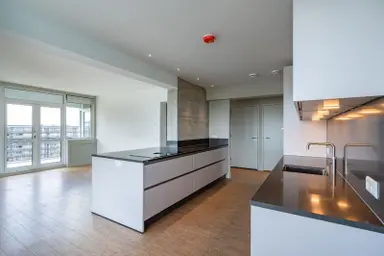113m2 Wohnung zur Miete für 2628€/Monat in Kruiskade, Rotterdam