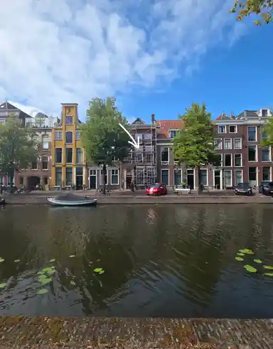 65m2 Chambre à louer pour 1499€/mois à Herengracht, Leiden