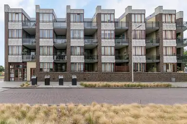 101.13m2 flat to rent for 1795€/month in Zuidpoolsingel 272, Alphen aan den Rijn