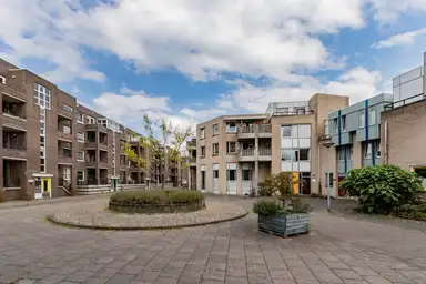 86m2 Appartement à louer pour 1495€/mois à Dopplerdomein 1B, Maastricht