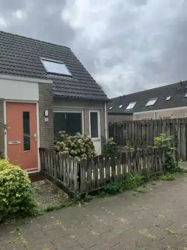 46m2 huis te huur voor 910€/maand in Lutkemeerstraat 1, Hoofddorp