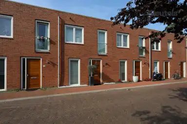 74m2 maison à louer pour 936€/mois à Van Lennepstraat, Leiden