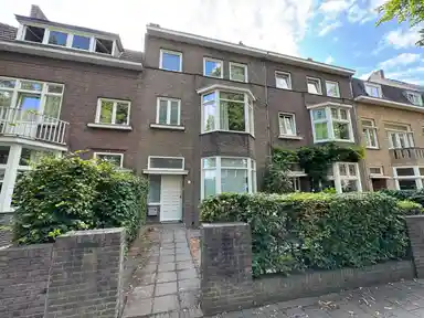 90m2 Appartement à louer pour 2400€/mois à Koning Clovisstraat 84B, Maastricht