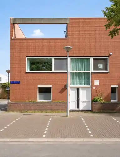 80m2 maison à louer pour 2750€/mois à Schaarbeekstraat, Amsterdam