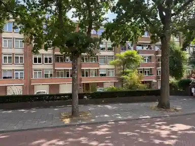 102m2 Appartement à louer pour 2300€/mois à Zonnebloemstraat 217, The Hague