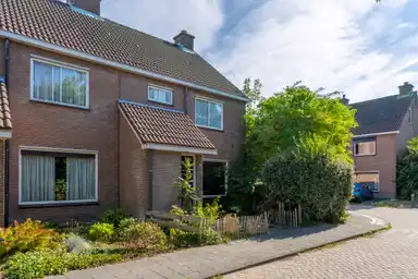 133m2 house to rent for 1450€/month in Pijlkruidstraat 14, Voorhout