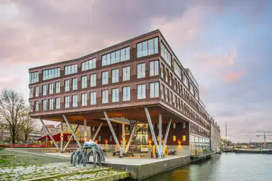 105m2 apartment to rent for 3000€/month in Barentszplein 8A, Amsterdam
