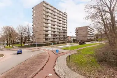 98m2 Appartement à louer pour 866€/mois à Geessinkweg 71, Enschede