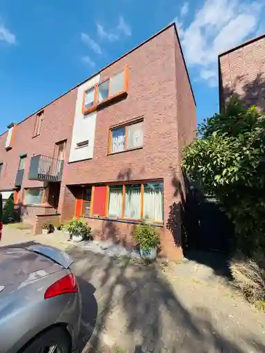 151m2 Casa in affitto per 2995€/mese a Grashoen, Eindhoven