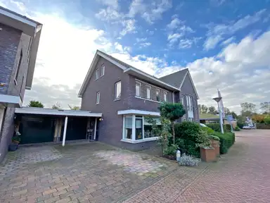 185m2 house to rent for 2350€/month in Professor Zeemanstraat 45, Zandvoort