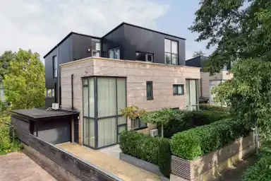 181m2 house to rent for 3400€/month in Richard Heubergerhof 14, Utrecht