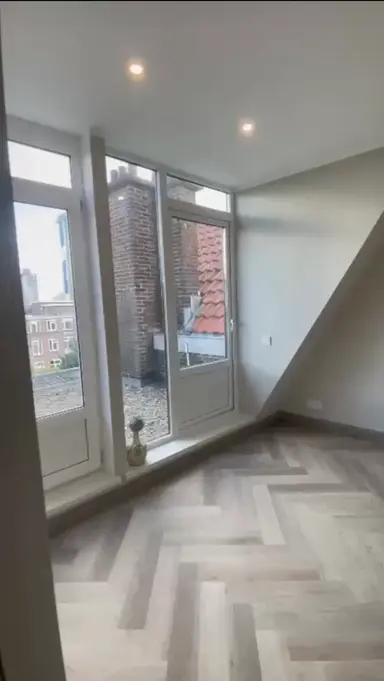 15m2 room to rent for 1200€/month in Boomsluiterskade, The Hague