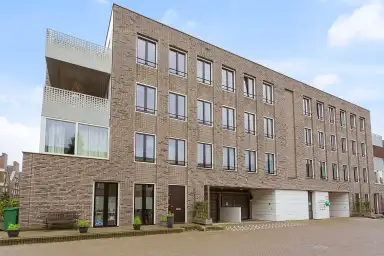 101m2 apartment to rent for 1848€/month in Torrentiusstraat, Haarlem