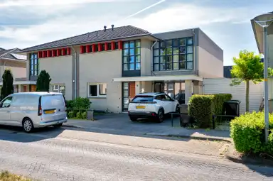 175μ² μονοκατοικία προς ενοικίαση για 2950€/μήνα σε Annie M.G. Schmidtweg, Almere