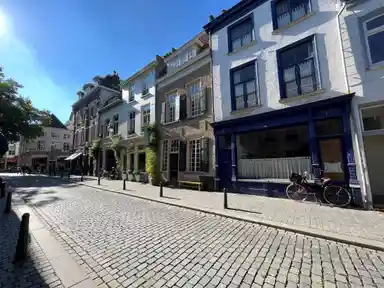 106m2 maison à louer pour 2850€/mois à Sint Annastraat, Breda